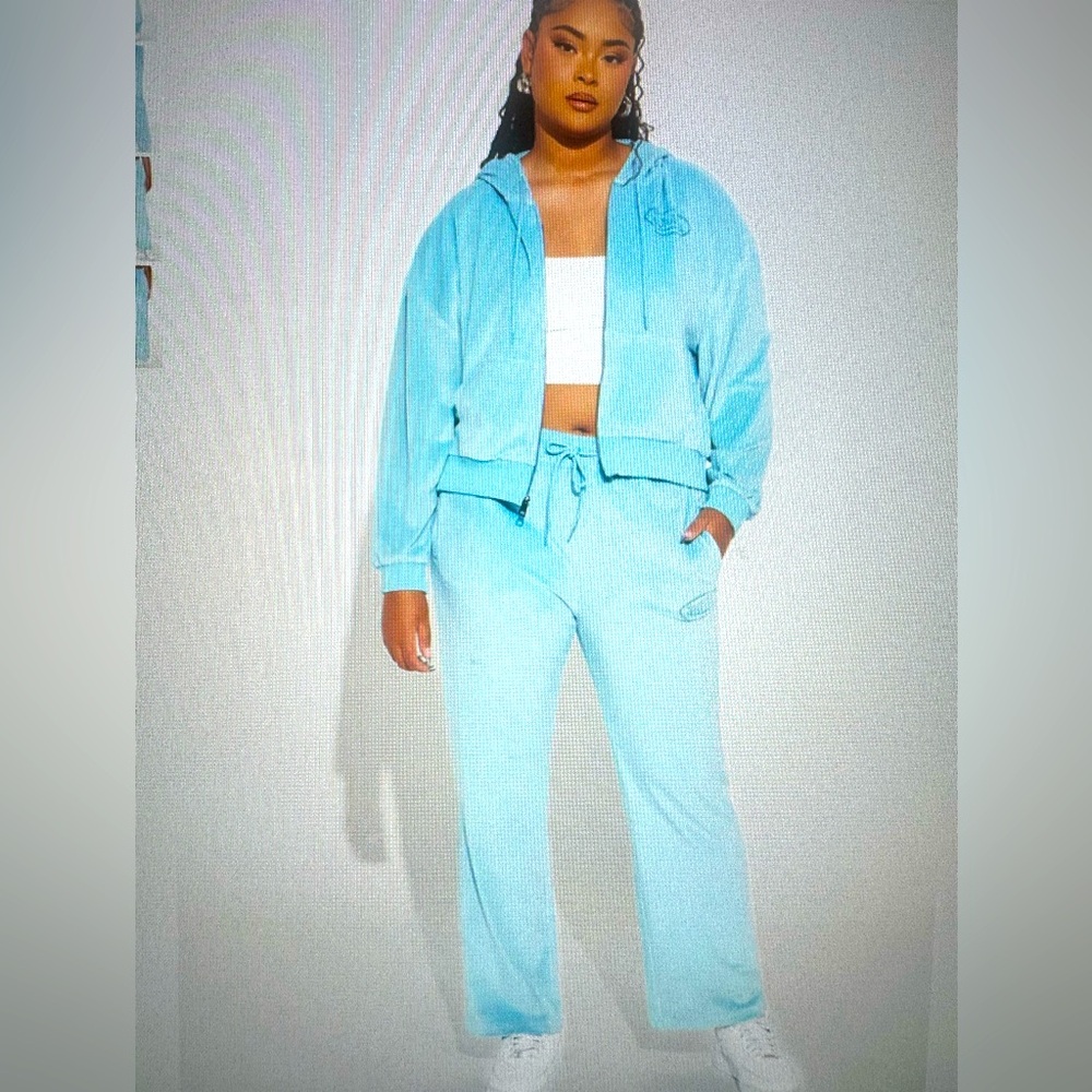 NWT Matching baby blue velour sweat suit